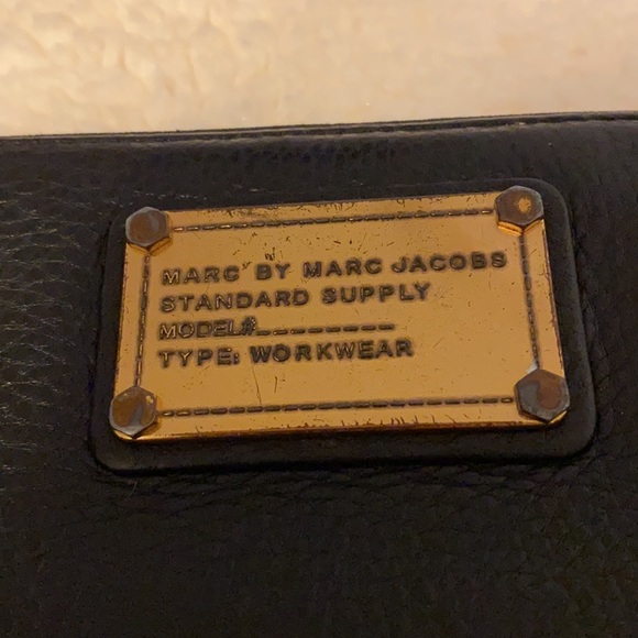 Marc by Marc Jacobs Classic Q Vertical Zippy - Picture 7 of 7